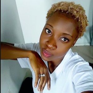 Meet your Posher, Ellenora